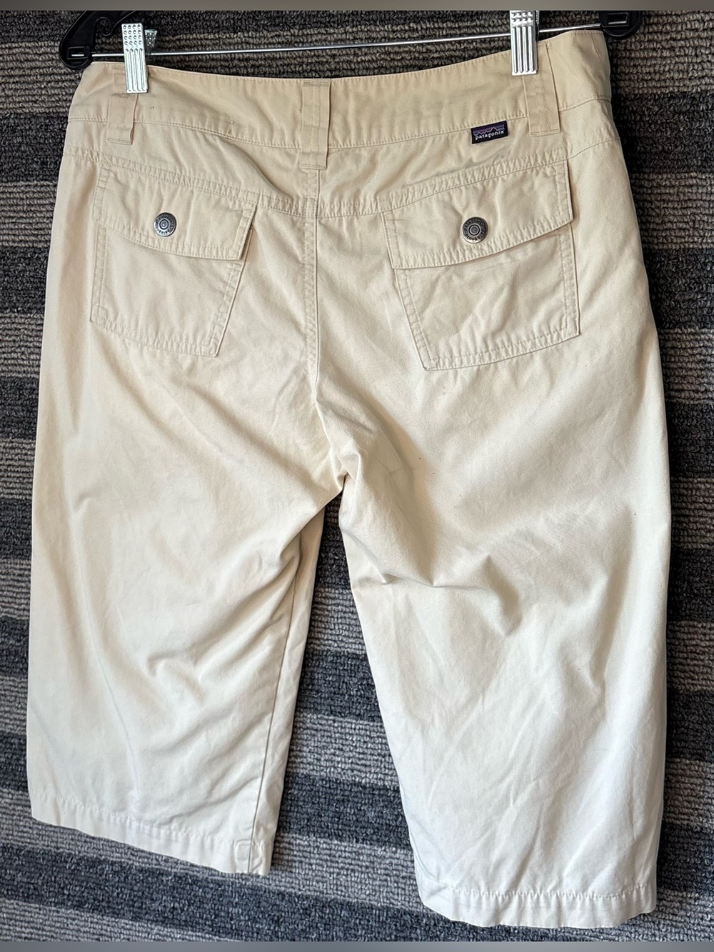 Patagonia Women’s Khaki Beige Knee Length Organic Cotton Bermuda Shorts Size 6
